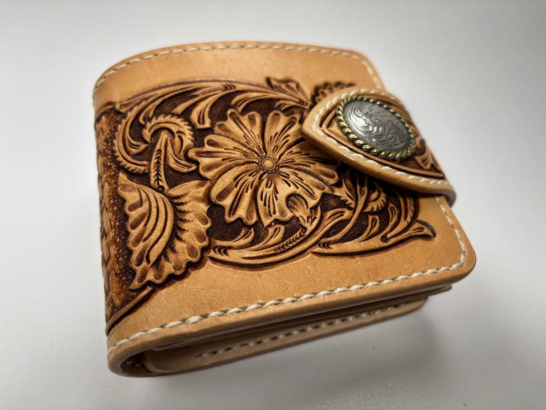 ここまゆ 【年末セール】ヌメ革　二つ折り財布　カード収納11枚　札仕切