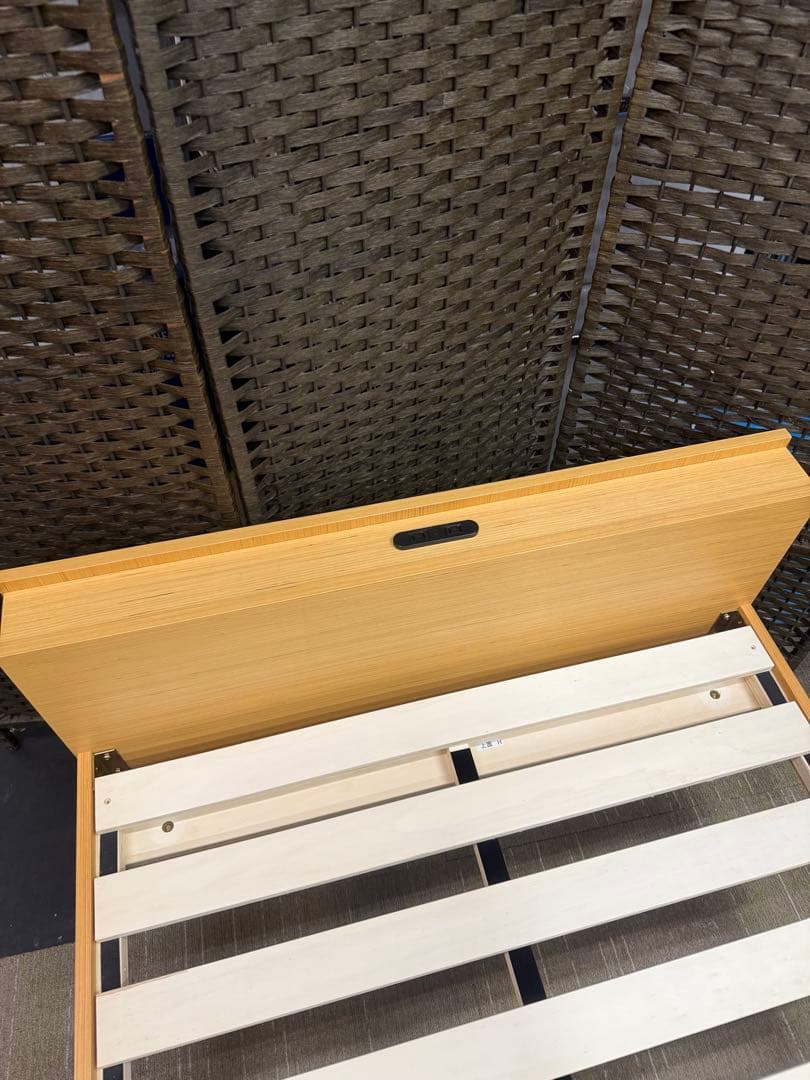 【美品】ニトリ　シングルサイズベッドフレーム　 棚付コンセント付き　STL NA