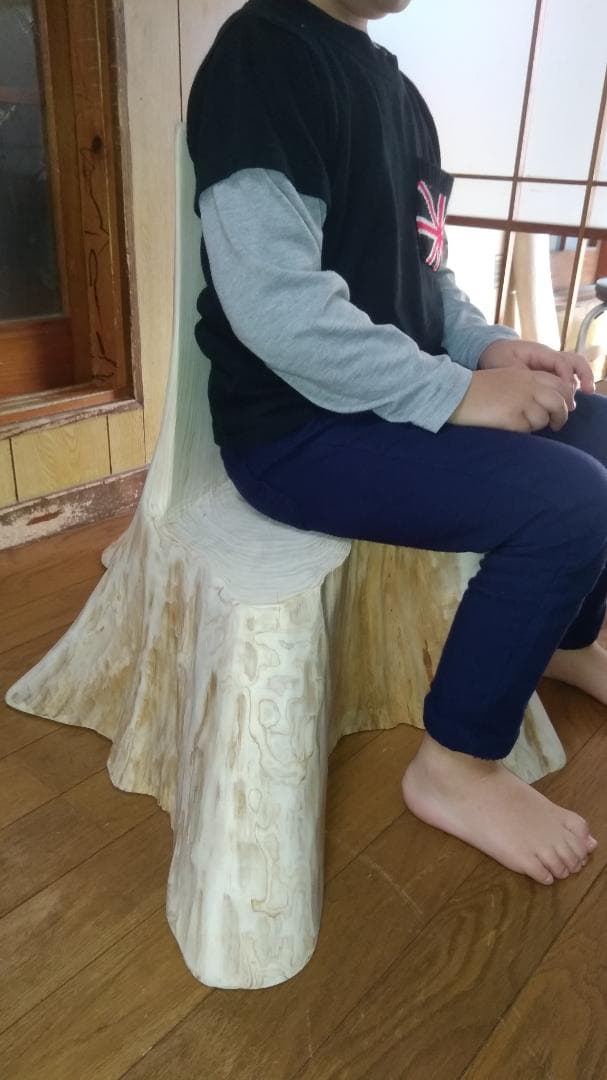 檜　切り株の椅子　丸太　背もたれ付き