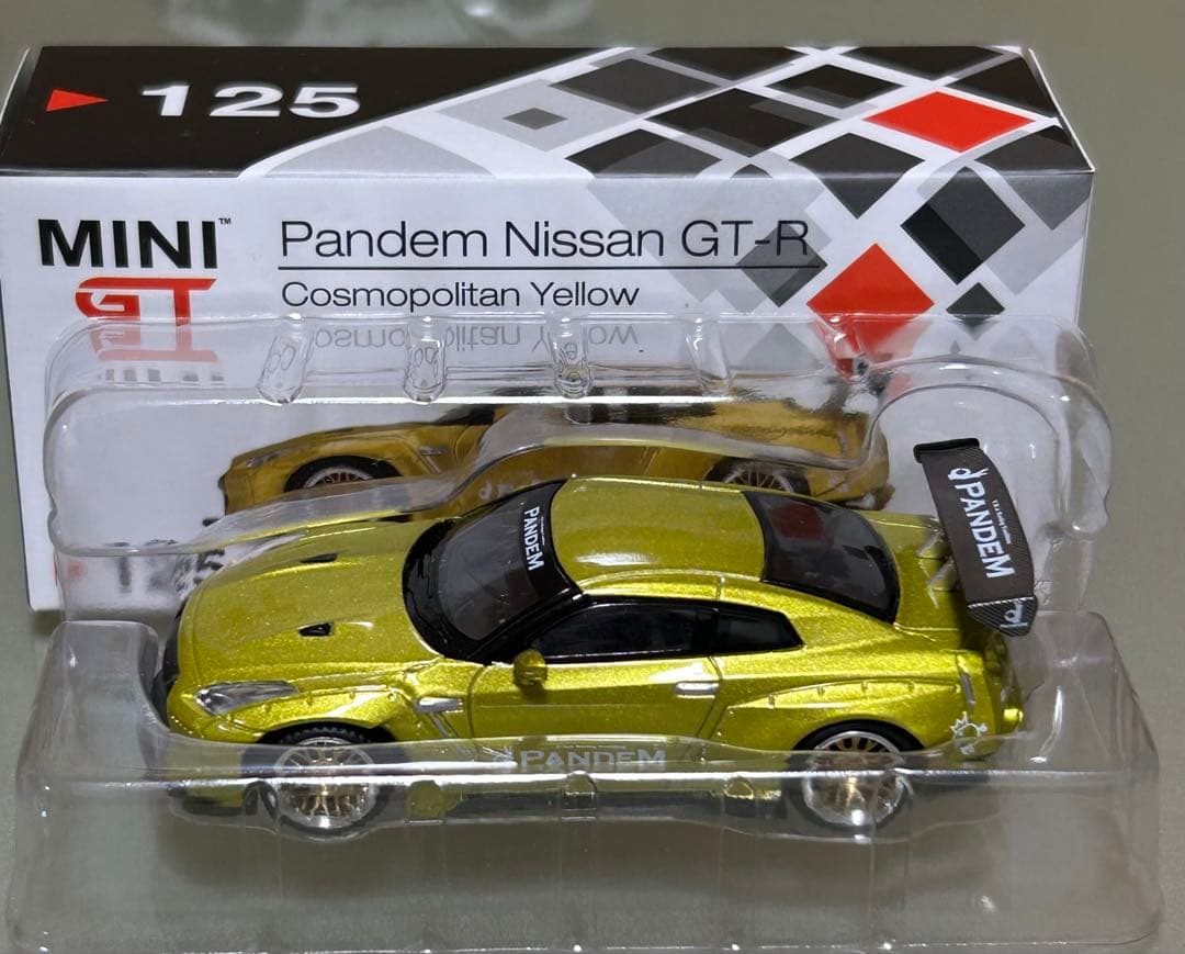 MINIGT 1/64 ニッサン GT-R R35 Pandem