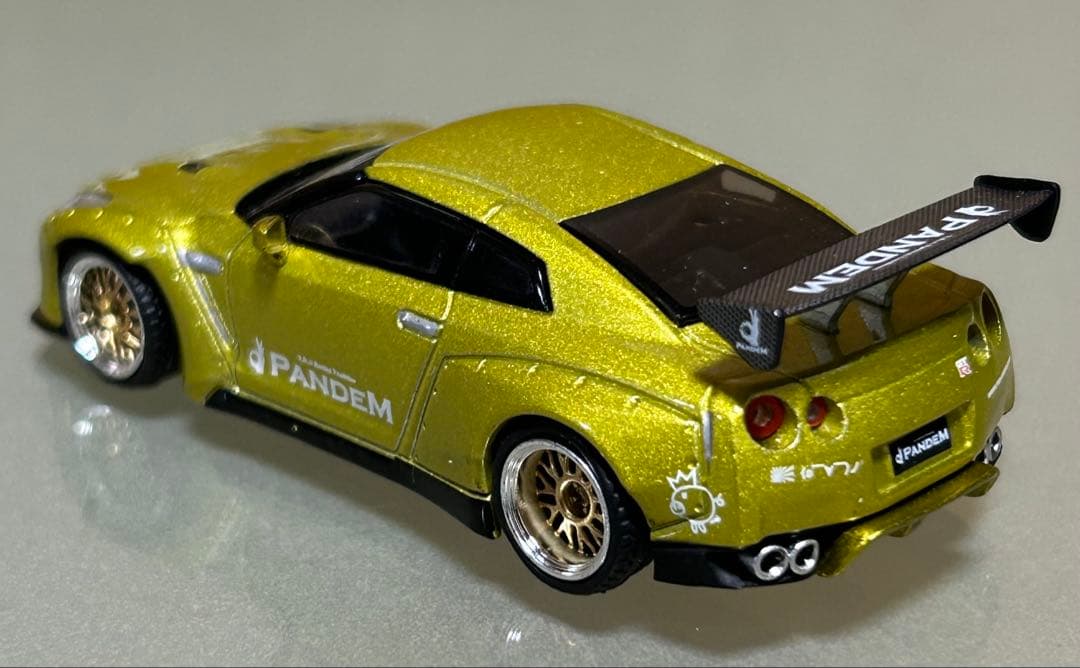 MINIGT 1/64 ニッサン GT-R R35 Pandem