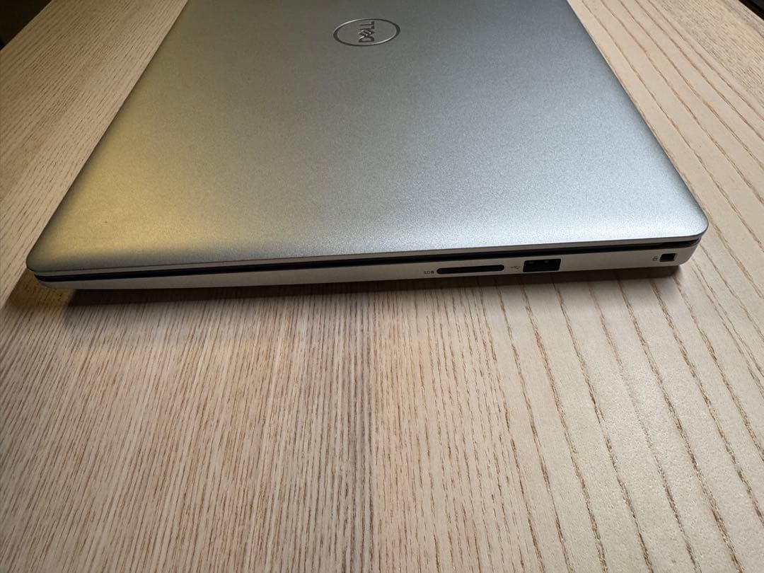 DELL Inspiron3593 メモリ16GB 容量256GB