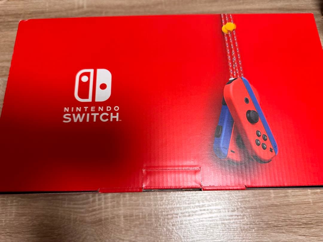 Nintendo Switch レッド 本体 + キャリングケース