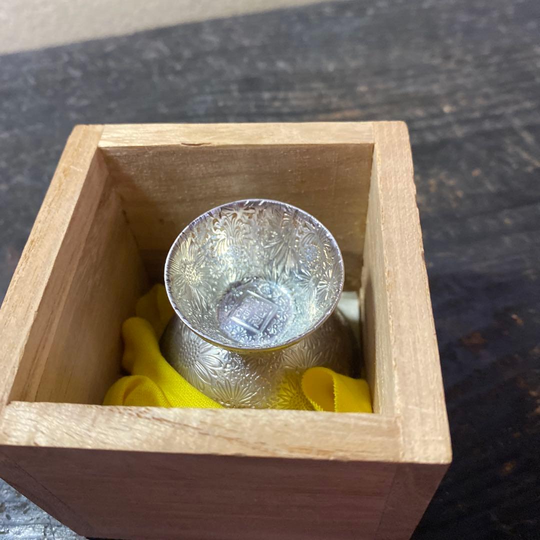 純銀製 花模様 盃 共箱木箱付き　52g