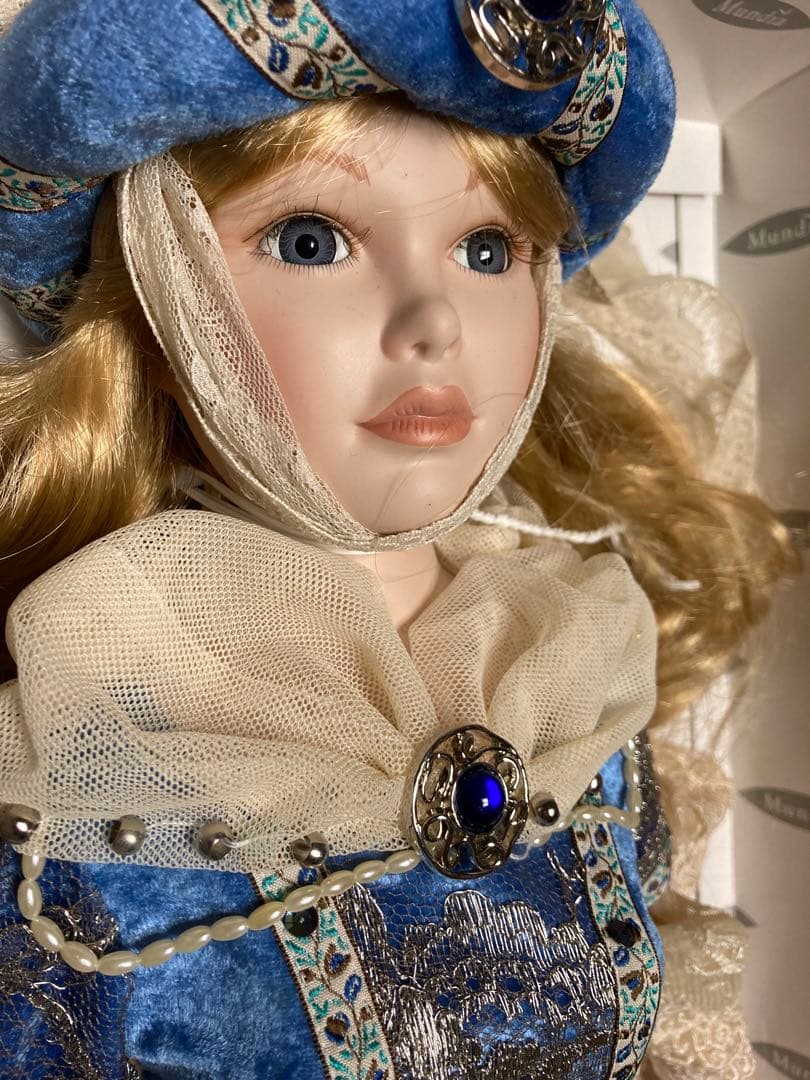 フランスムンデイ社限定ビスクドール