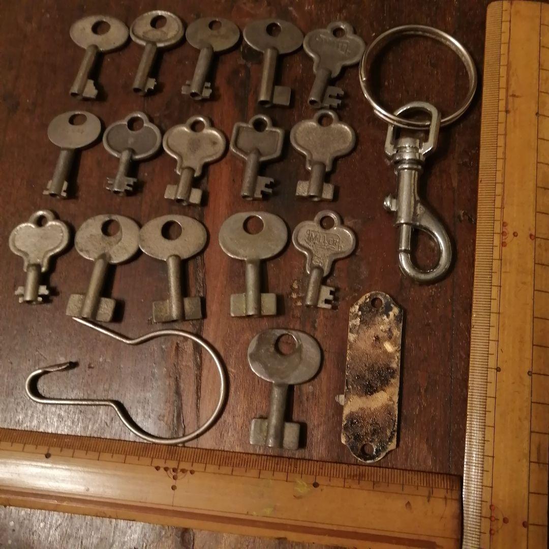 米国製アンティーク キー16本&ナンバー タグ&ナスカン&キーリングのセット☆鍵