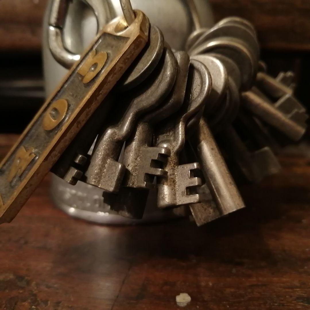 米国製アンティーク キー16本&ナンバー タグ&ナスカン&キーリングのセット☆鍵