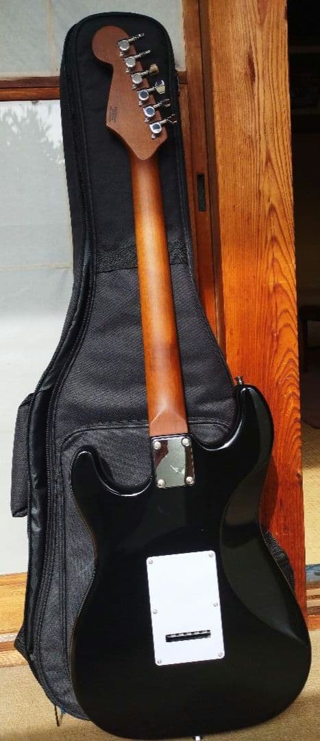 【送料込】【美品】BUSKER'S BST-Standard ストラトタイプ