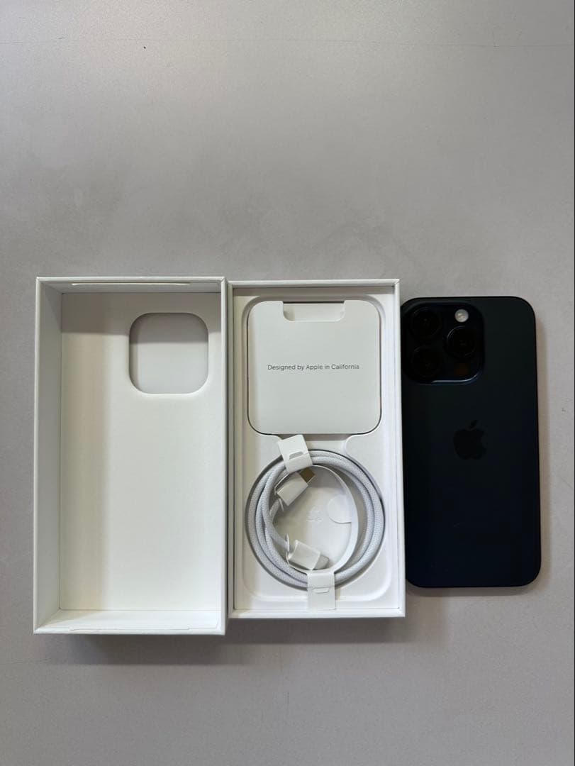 iPhone15pro Keisyam Elshaka専用