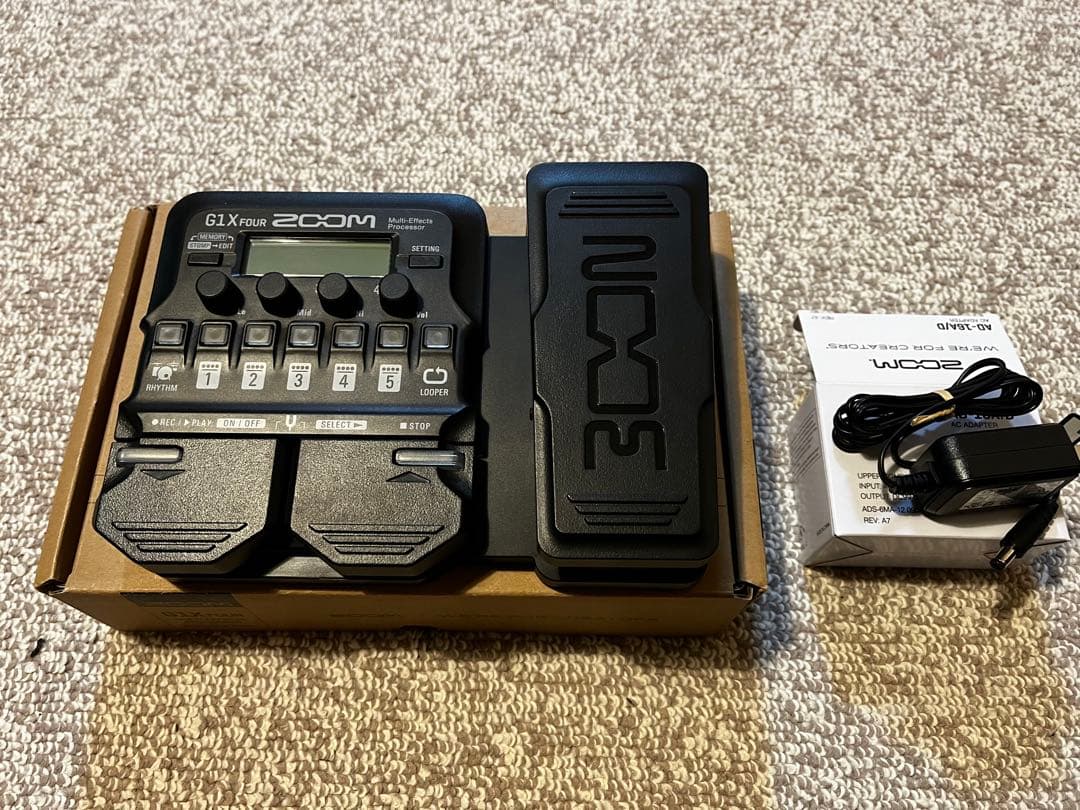 ZOOM G1X FOUR 純正アダプターセット[美品] マルチエフェクター