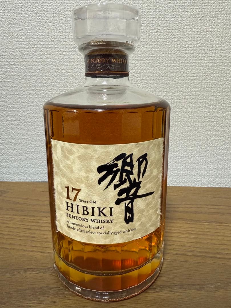 響17年　箱なし　サントリーウイスキー 容量700ml