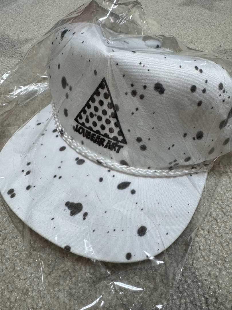 【新品未使用】LOVE EAR ART キャップ 個展限定