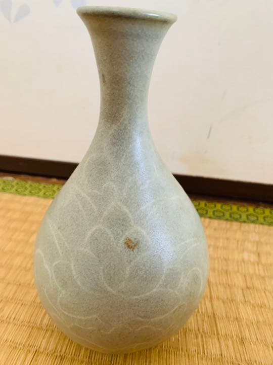 高麗時代蓮花模様青磁花瓶