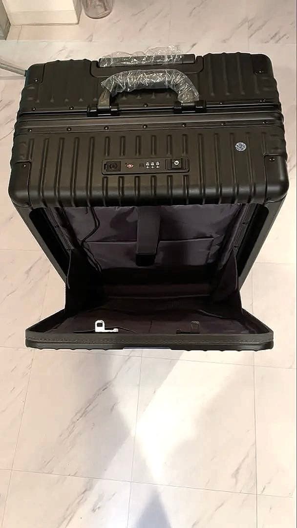 楽天ランキング1位スーツケース　リベティーマッドブラック　Mサイズ65リットル