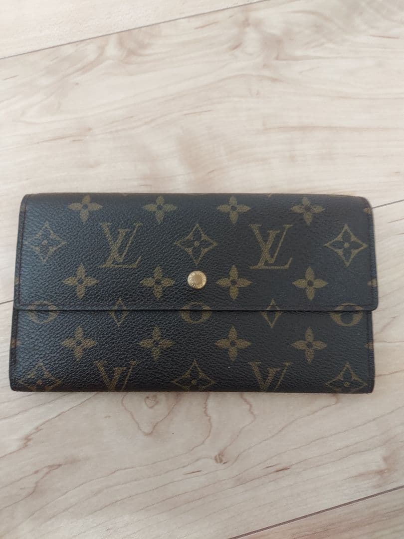 ルイヴィトン　長財布　三折り