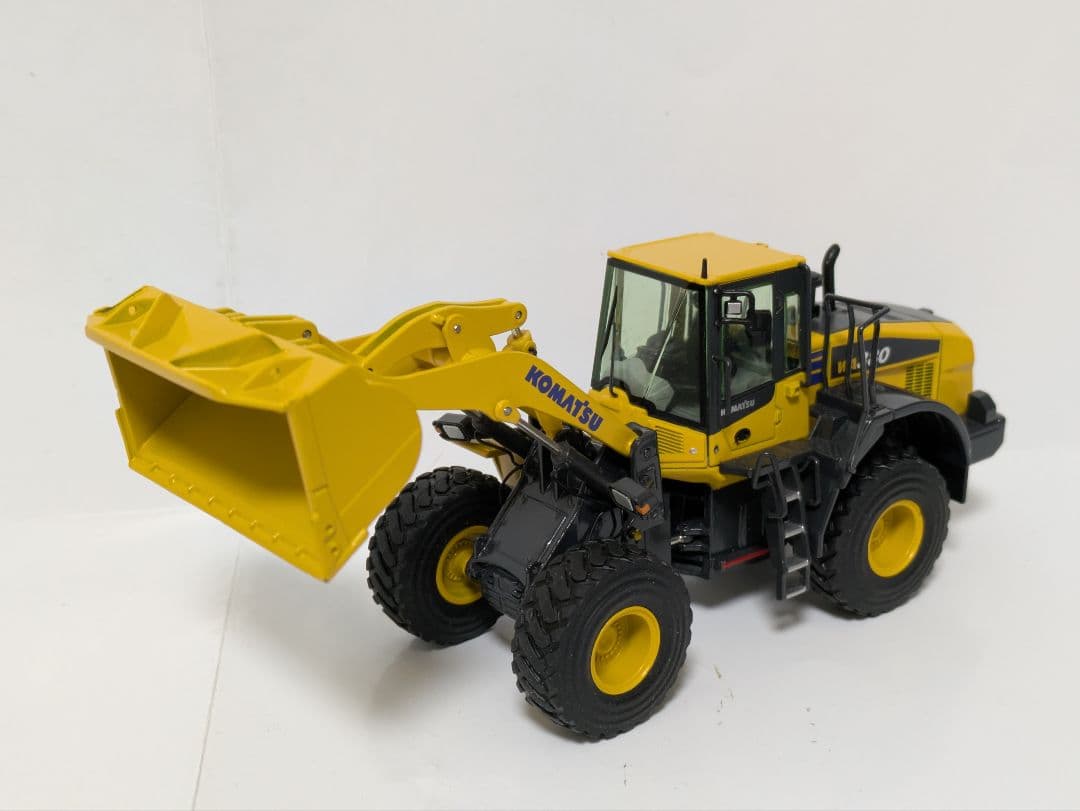 コマツ WA380-8 ? 1/50 ホイールローダー 難あり