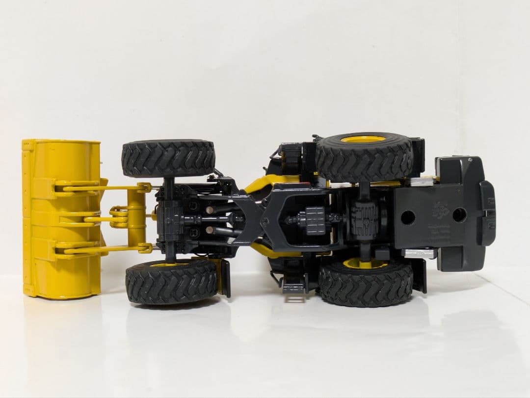 コマツ WA380-8 ? 1/50 ホイールローダー 難あり