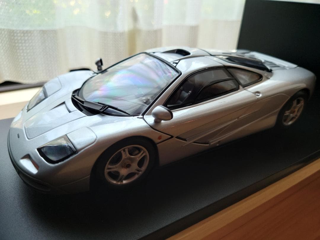 1/18 UT models（ユーティモデル）マクラーレンF1 ロードカー