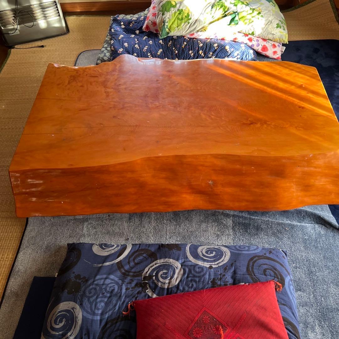花梨か杉の木一枚板テーブル