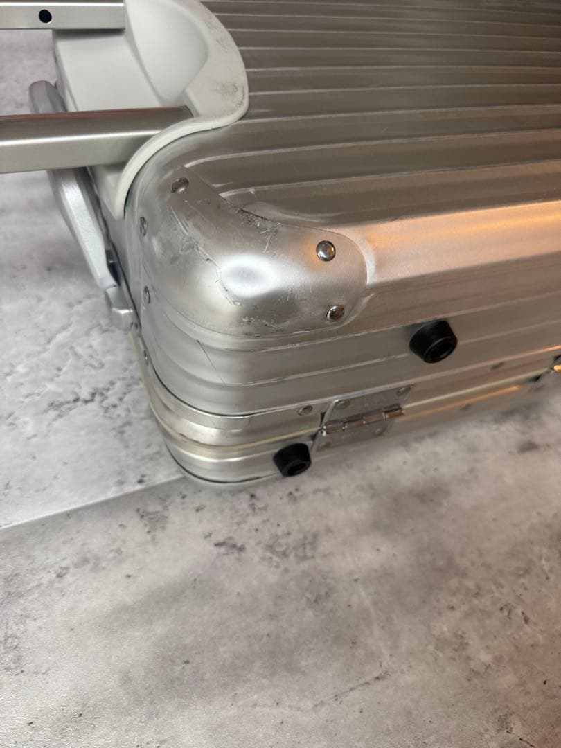 RIMOWA／リモワ（トパーズ）2輪　35L シルバー