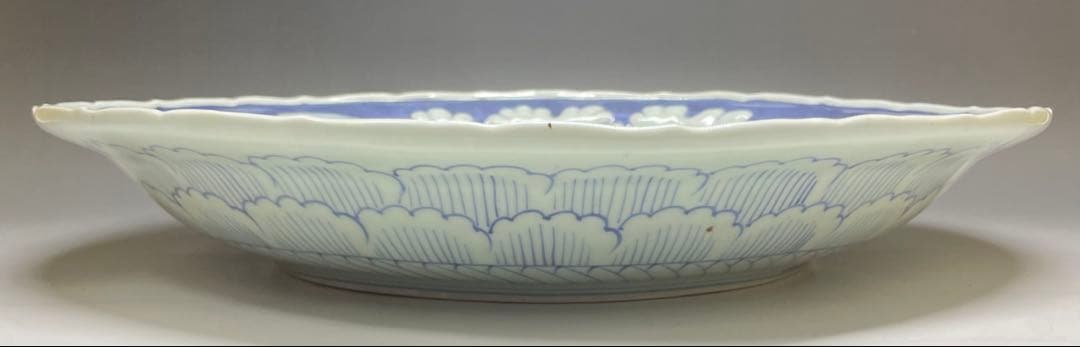 古伊万里　唐獅子牡丹　大明成化年製　染付　陽刻　大皿　y27