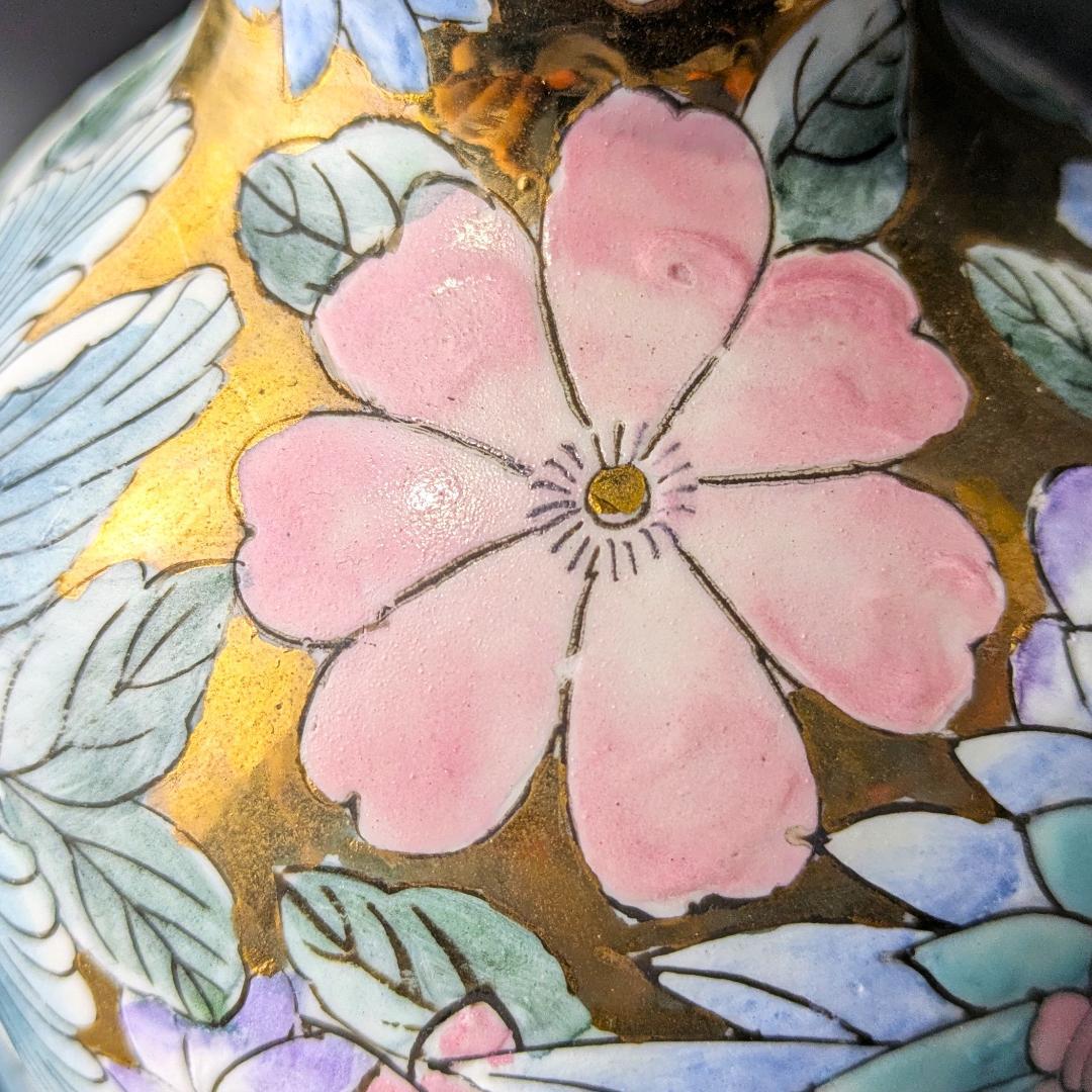 【豪華金彩に淡い色彩の牡丹桔梗】 花瓶＆飾皿セット 金彩手彩牡丹花文様
