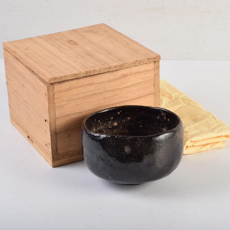 茶道具　楽吉左衛門　黒楽茶碗　時代箱付　V　9156