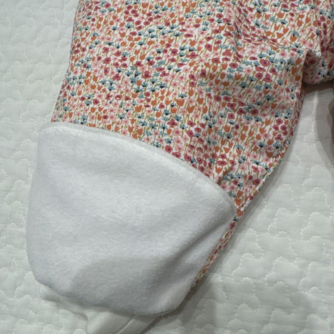 ファミリア　80 新品　リバティ　ジャンプスーツ　テリア　花柄　防寒具