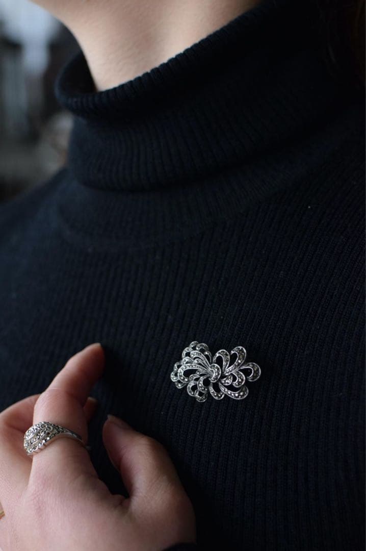 Antiques *Midi ✳︎vintage シルバー・マーカサイト ブローチ