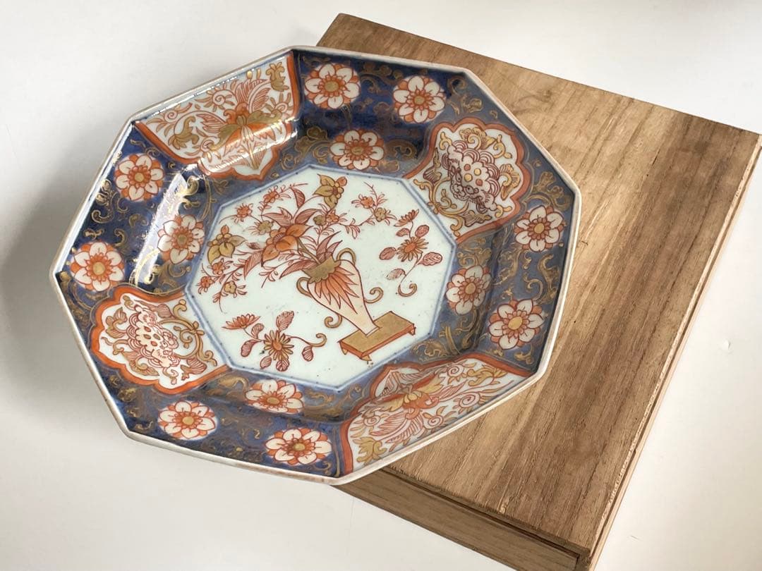 骨董　アンティーク　古伊万里　色絵花瓶獅子図八角皿　輸出伊万里　元禄　輸出手