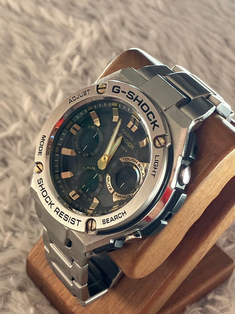 【カッコイイ】G-SHOCK GST-W110D-1A9JF ゴールド/ブラック
