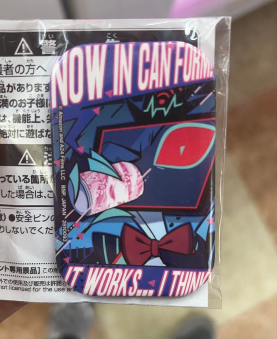 キャラクター ピンバッジ カラフル