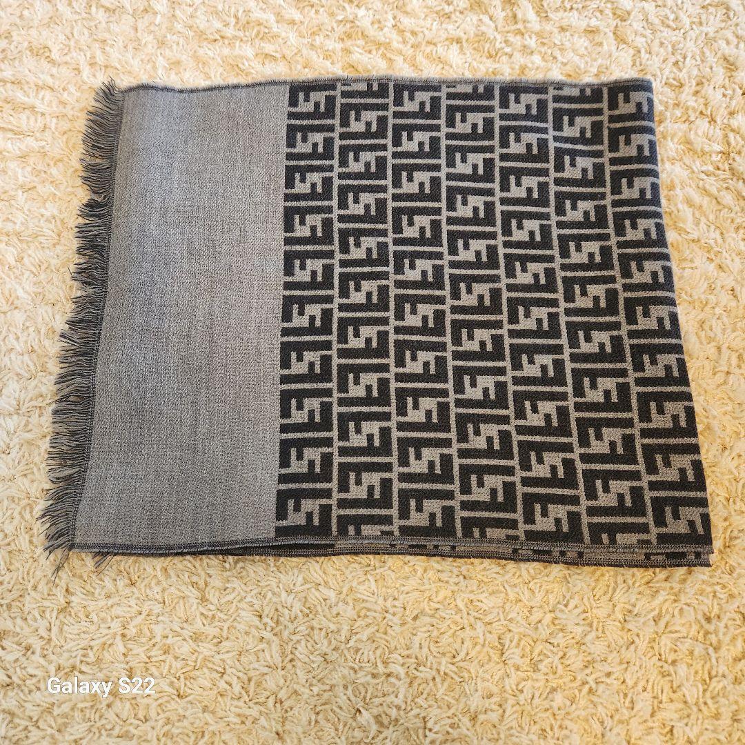 Fendiズッカ柄 ロゴパターン マフラー グレー/ブラック