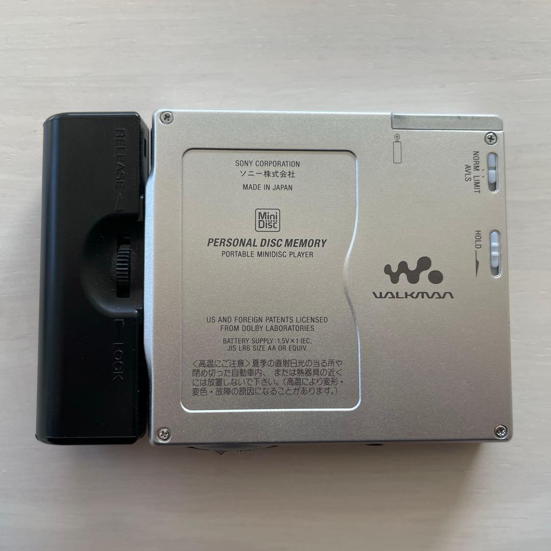 SONY MDウォークマン MZ-E700 動作品　シルバー　新品MD付き