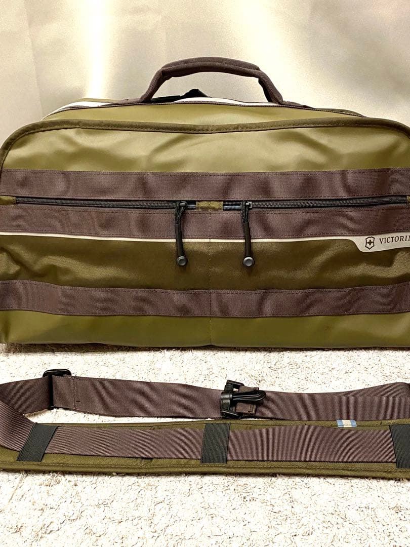 【新春SALE】極美品VICTORINOX ビクトリノックス　ボストンバッグ 緑