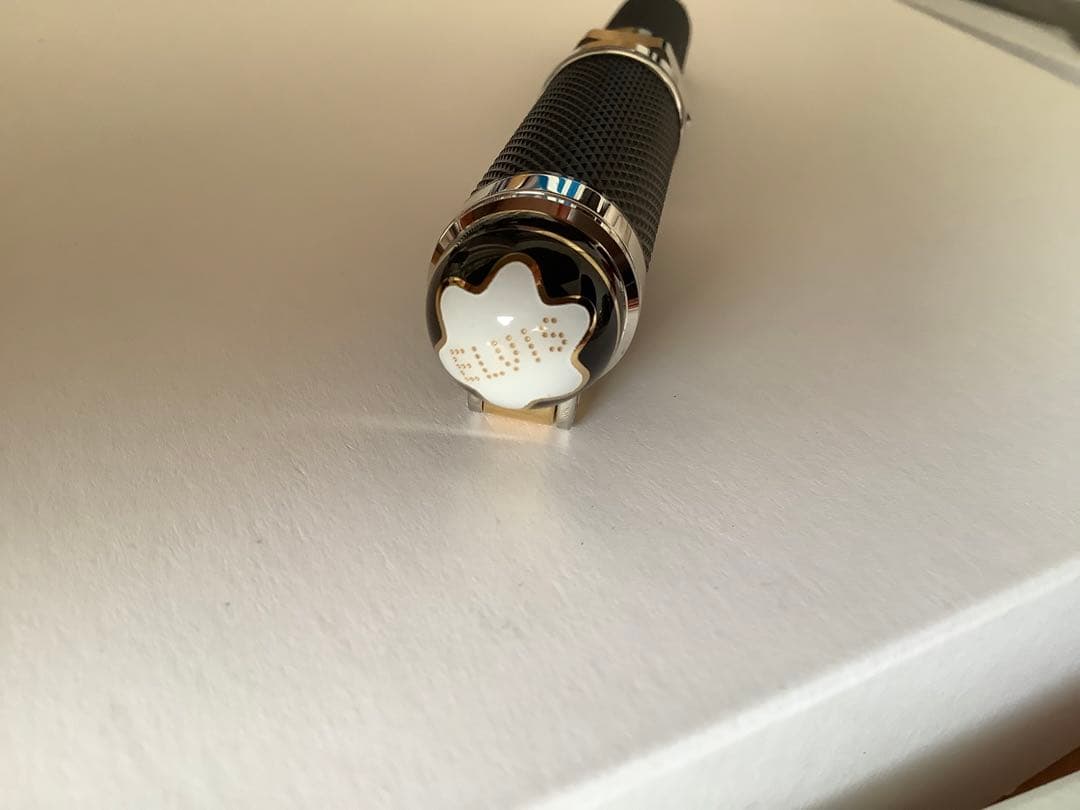 モンブラン　エルビス・プレスリー　グレートキャラクターズ　極上　ボールペン