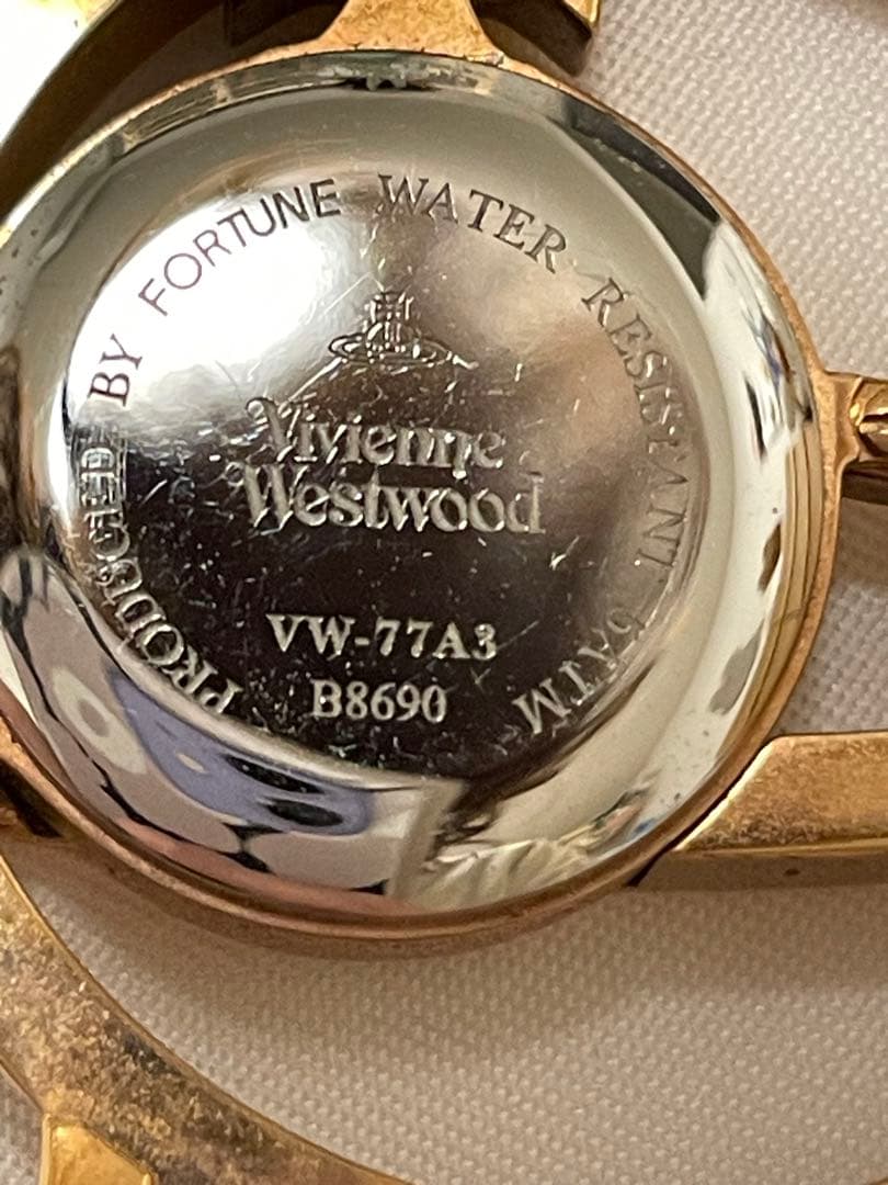 vivienne ヴィヴィアン 腕時計 サークルオーブ　電池切れ　赤