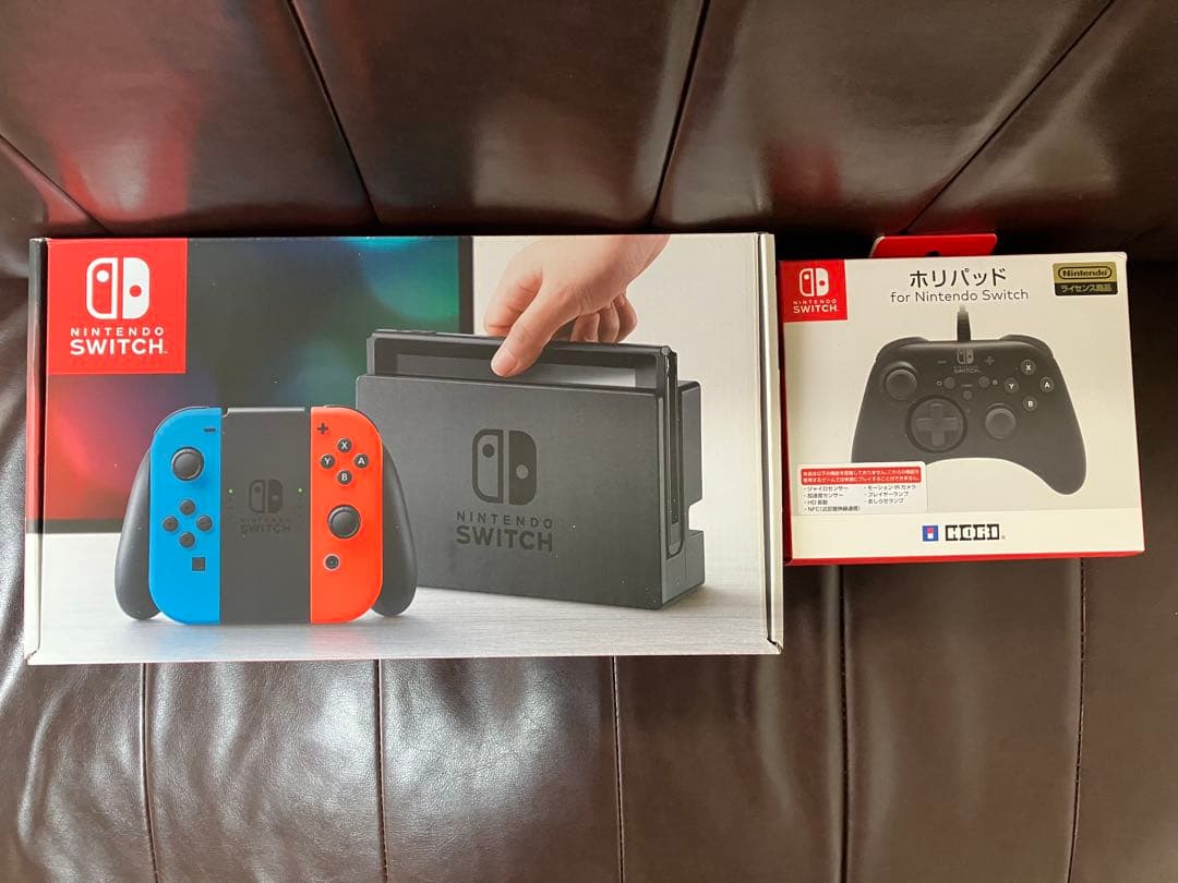 Nintendo Switch初期型ネオンブルー×ネオンレッド、ホリパッド付き