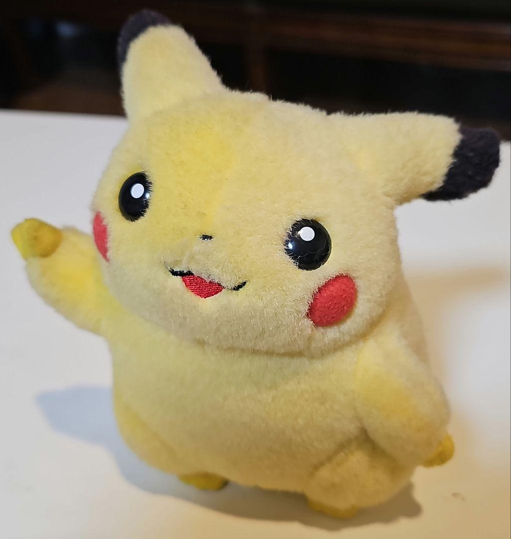初期ピカチュウ　TOMY ぬいぐるみ　ピース　ポケモン