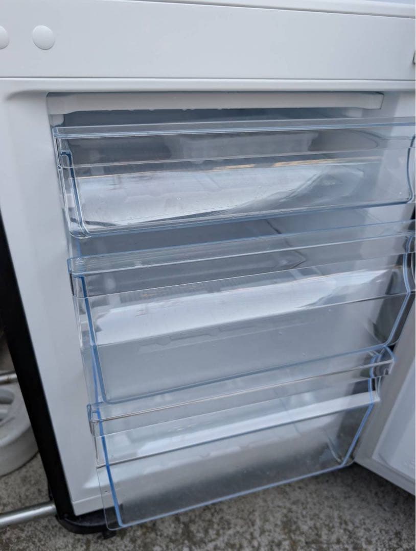 やま　美品 ハイセンス 冷蔵庫 HR-D1701B 175L