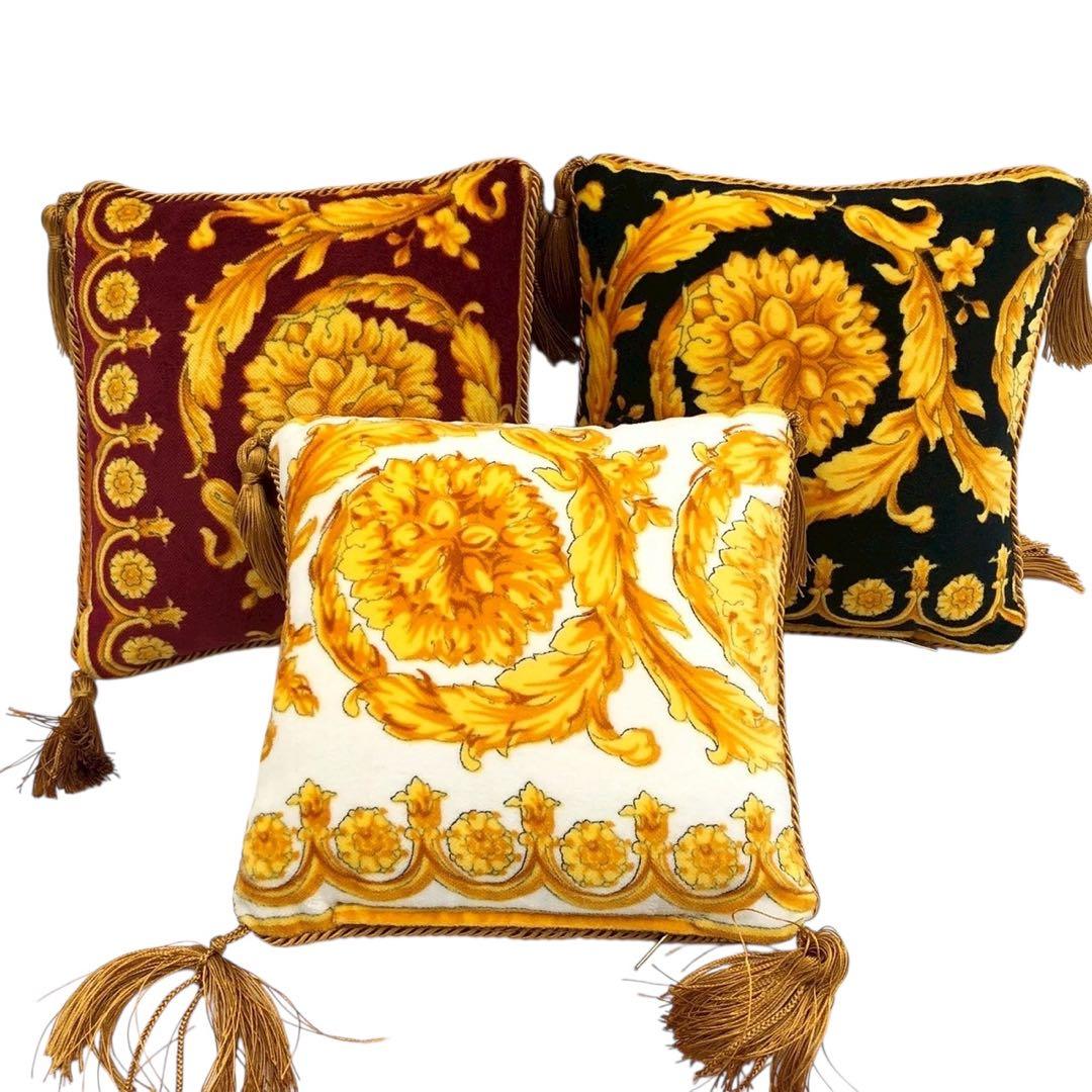 超希少◎ベルサーチ Versace ミニクッション 3個セット マルチカラー