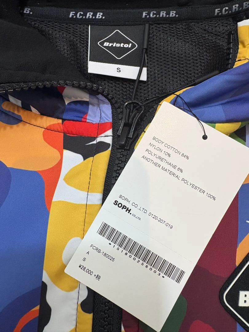 SOPH. カラフル迷彩フードジャケット　定価　約30.000円税込