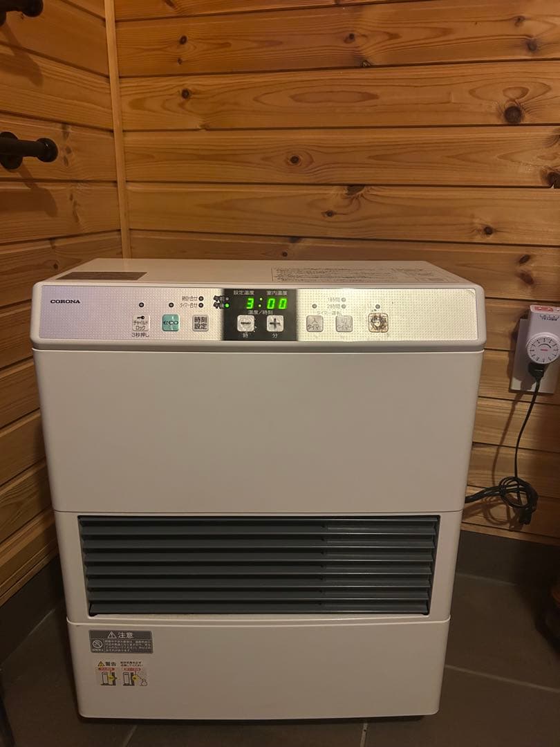 2017年製コロナFFストーブ