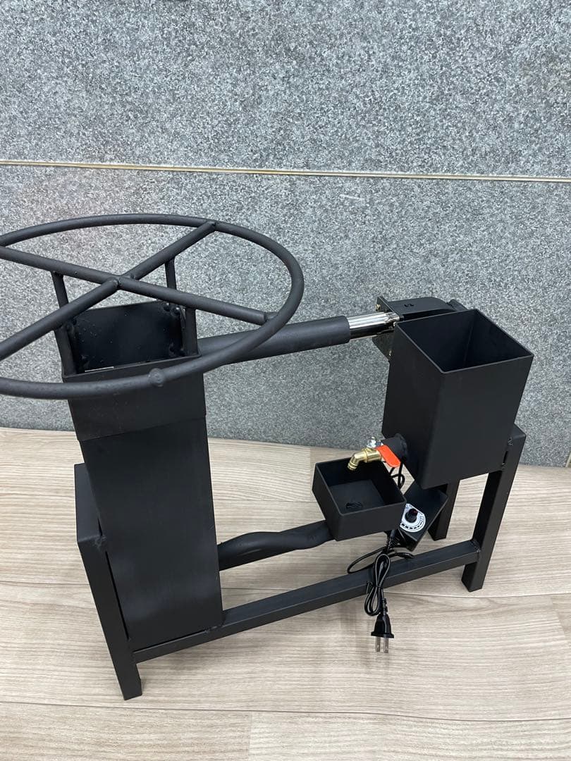 廃油ストーブ　送風機と五徳付き