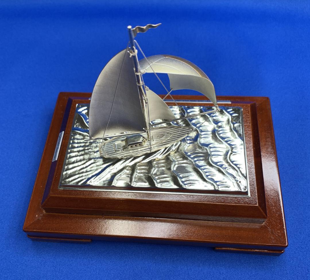 A-712【 銀製ヨットの置物 】銀製工芸品 TAKEHIKO（武比古）