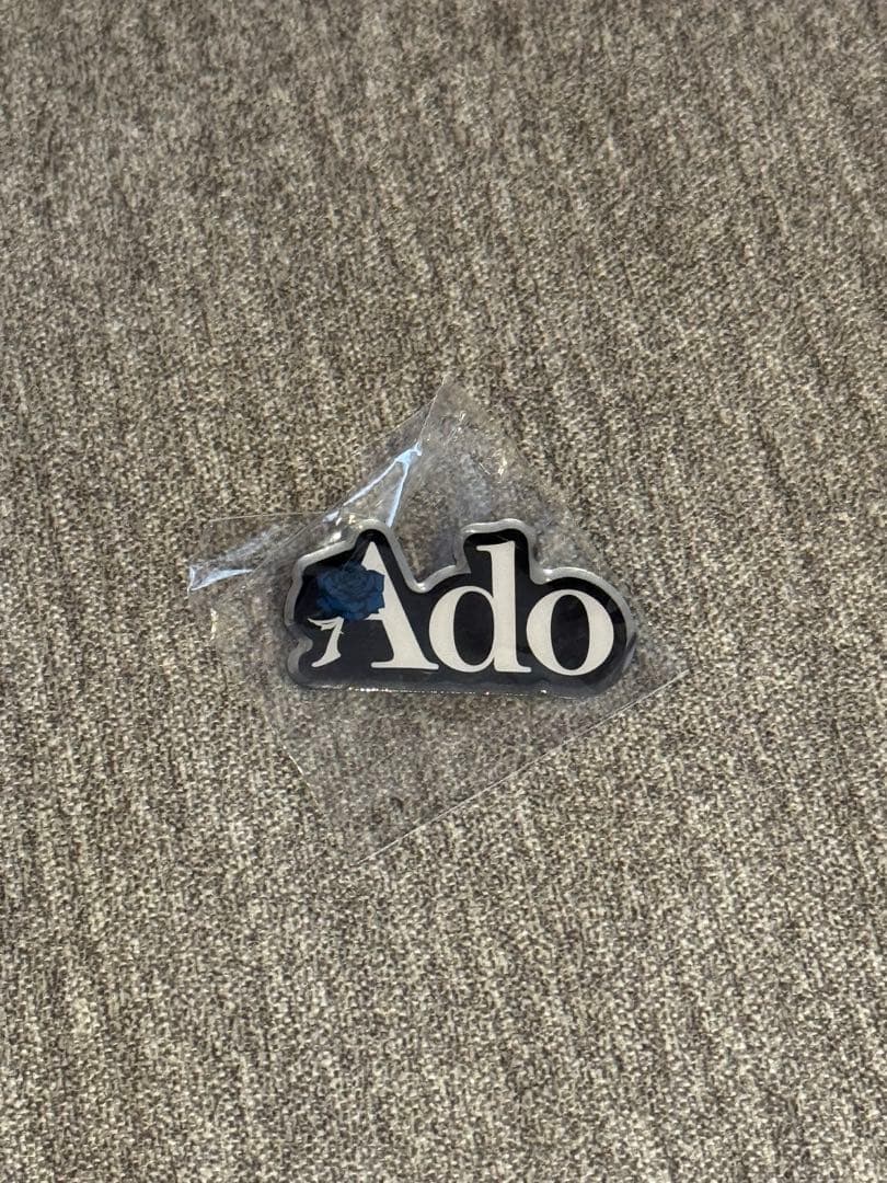 Ado WORLD TOUR 2025 Hibana ピンバッジ