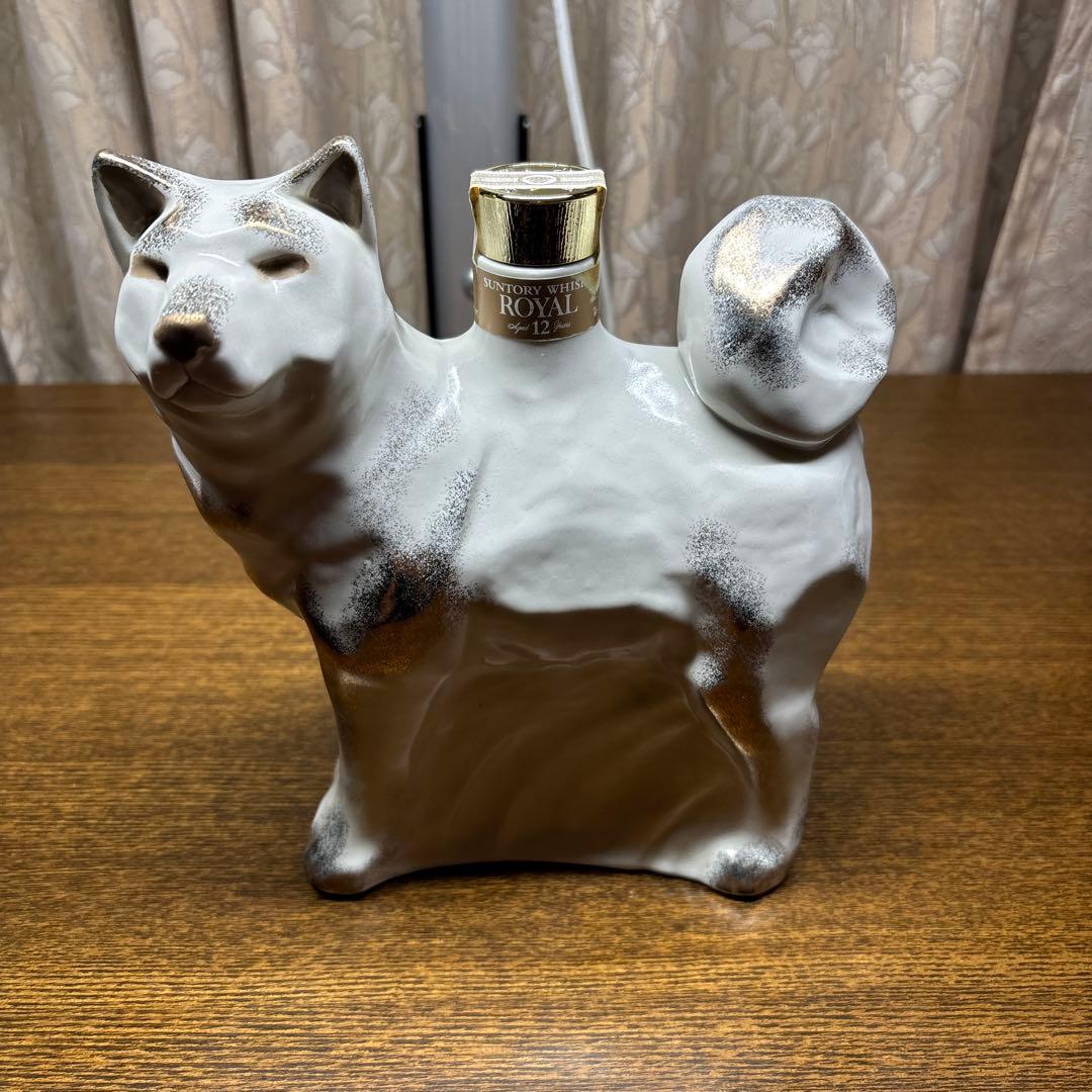  12 犬の形ウイスキー瓶