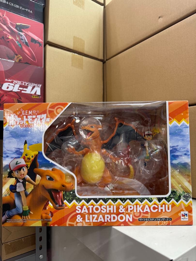 ポケモン　サトシ & ピカチュウ & リザードン フィギュア