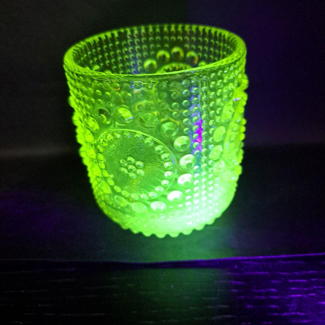 ウランガラス　　極上カナリアンイエロー　USA 　切り子グラス　カップ