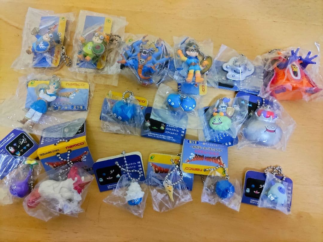 ドラゴンクエスト　コレクションキーホルダー　１８点